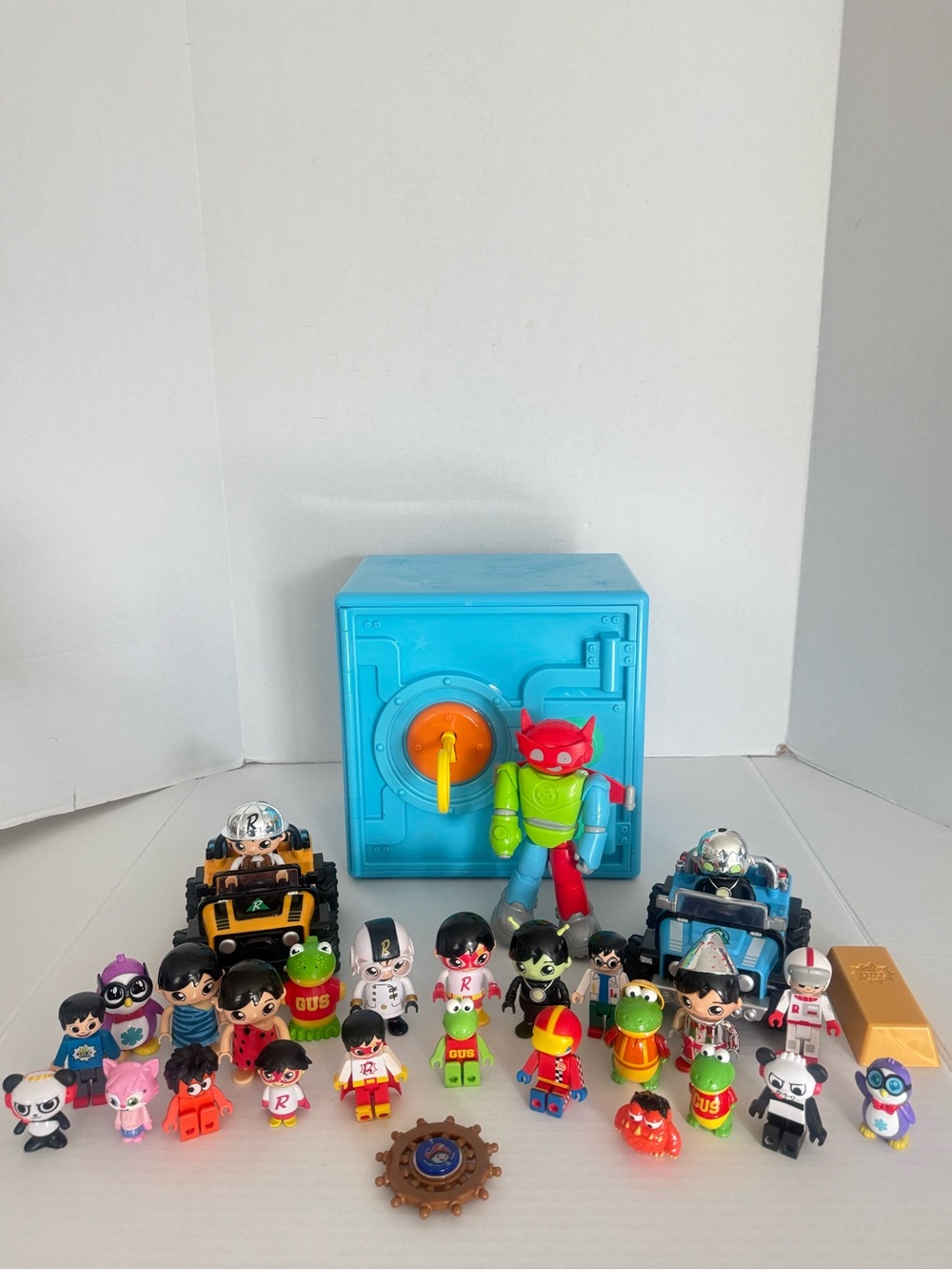 Ryan's World Toy Lot 25 Figures Titan Robot Vehicles & Blue Spy Vault Safe Ches